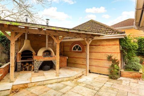 Outdoor Kitchen