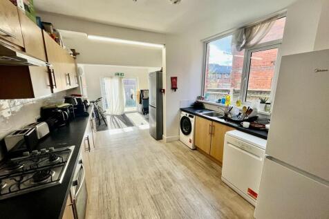 IMG-20251027-WA00...