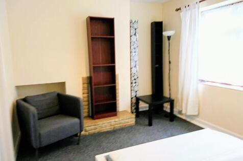 12 Cobbett Close ...