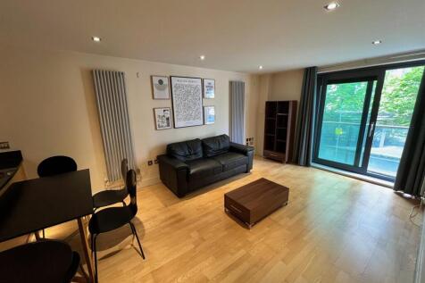 5 mh living room 4.jpg