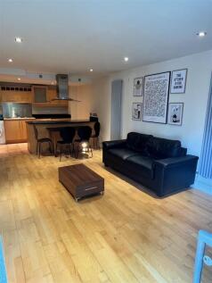 5 HM living room 1.jpg
