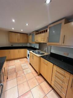 5 HM kitchen 3.jpg