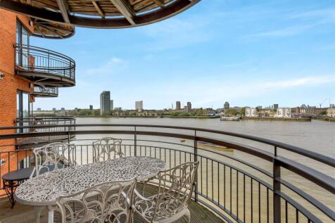 18 NAW recep balcony view.jpg