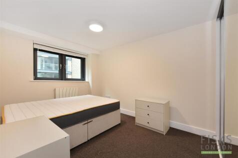 Flat 5 Millharbour (1).JPG