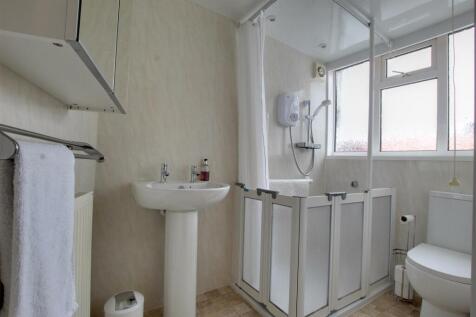SHOWER ROOM/WC