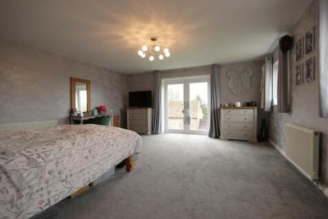 BEDROOM 2 (REAR)