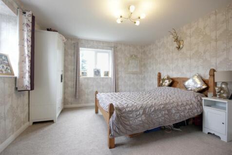 BEDROOM 3 (REAR)