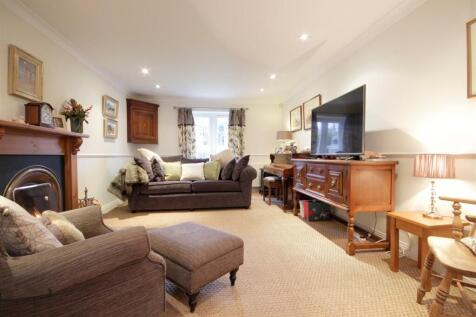 THROUGH LOUNGE