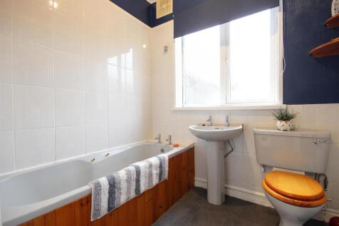 BATHROOM/W.C
