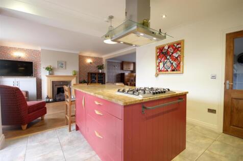 COMBINED DAY ROOM &amp; KITCHEN