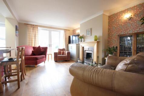 COMBINED DAY ROOM &amp; KITCHEN
