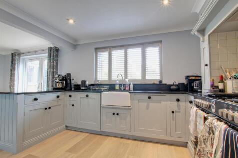 COMBINED KITCHEN, DINING ROOM &amp; DAY ROOM