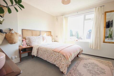 BEDROOM 1 (FRONT)