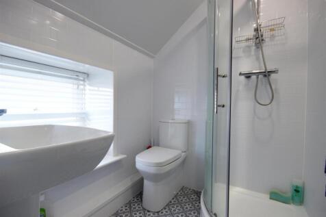 SHOWER ROOM/W.C.