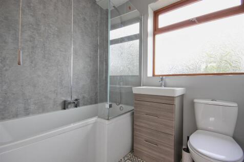 BATHROOM / W.C.