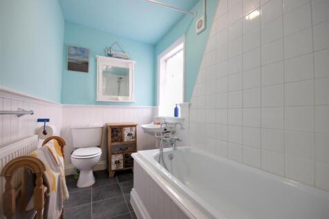 BATHROOM/W.C.