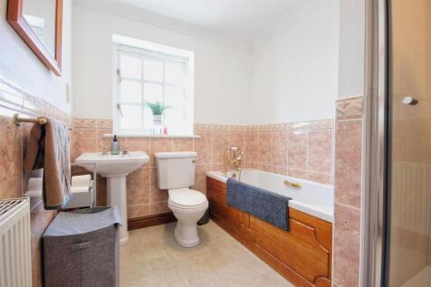 BATHROOM/W.C.