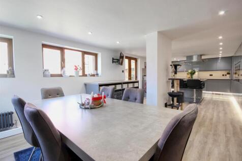 COMBINED DAY ROOM AND KITCHEN