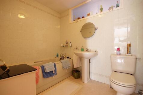 BATHROOM/W.C