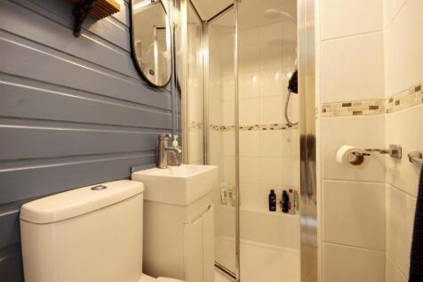 SHOWER ROOM/W.C.