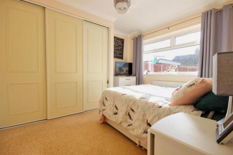 BEDROOM 1 (REAR)