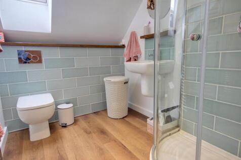 JACK &amp; JILL SHOWER ROOM