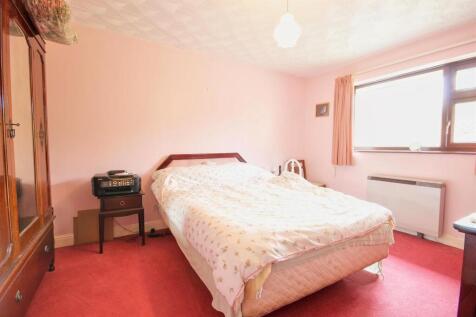 BEDROOM 1 (REAR)