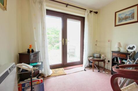 BEDROOM 2 (REAR)