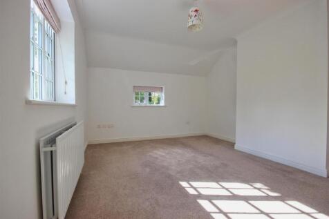 BEDROOM 2 (SIDE)