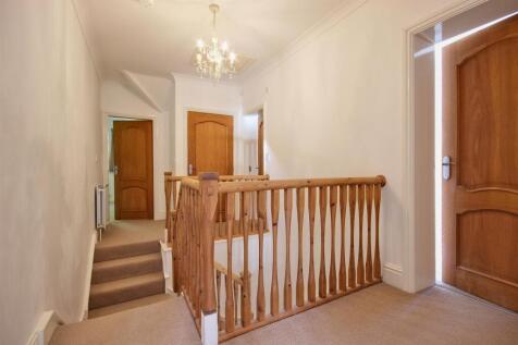 GALLERIED LANDING