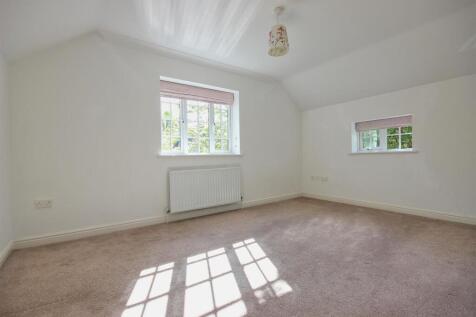 BEDROOM 2 (SIDE)