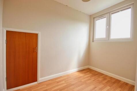 DRESSING ROOM