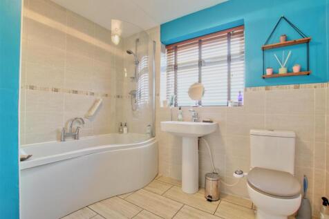 BATHROOM/W.C.