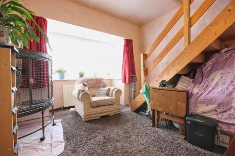 BEDROOM 2 (FRONT)