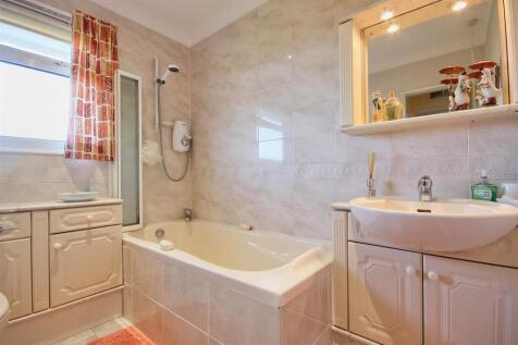 BATHROOM/W.C.