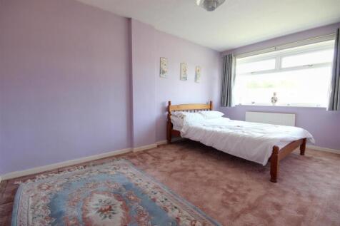 BEDROOM 1 (FRONT)