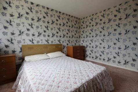 BEDROOM 2 (REAR)