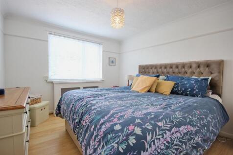 BEDROOM 1 (FRONT)