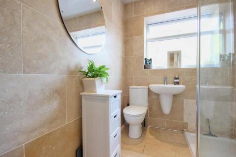 SHOWER ROOM/W.C.
