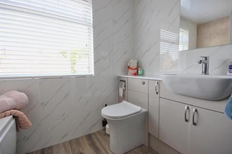 BATHROOM/W.C.