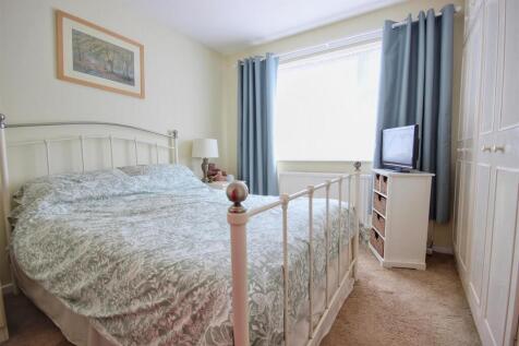 BEDROOM 1 (FRONT)