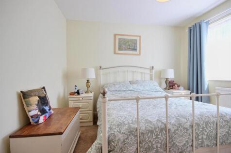 BEDROOM 1 (FRONT)