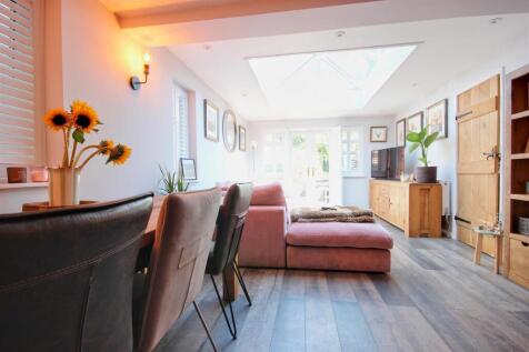 REAR LOUNGE &amp; DINING ROOM