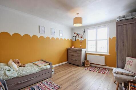 BEDROOM 2 (FRONT)