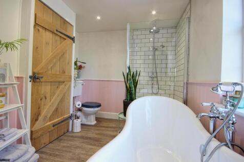 BATHROOM ROOM/W.C.