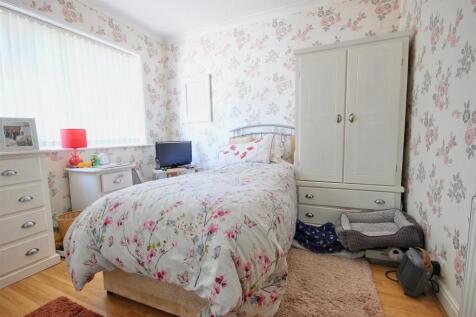 BEDROOM 1 (FRONT)