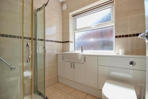SHOWER ROOM/W.C.