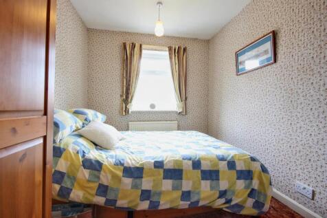 BEDROOM 2 (REAR)