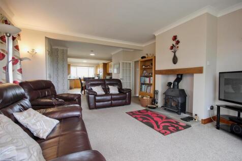 COMBINED DAY ROOM AND KITCHEN