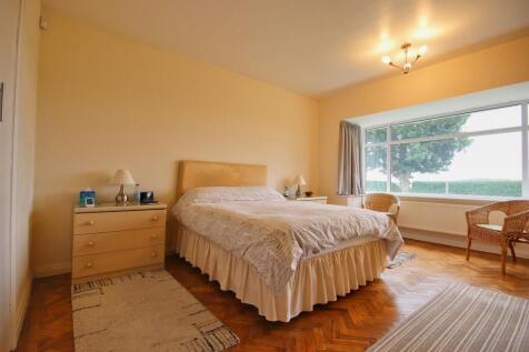 BEDROOM 1 (FRONT)